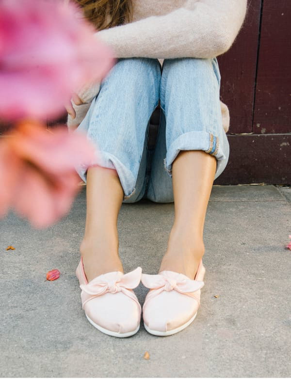 pink toms with bow