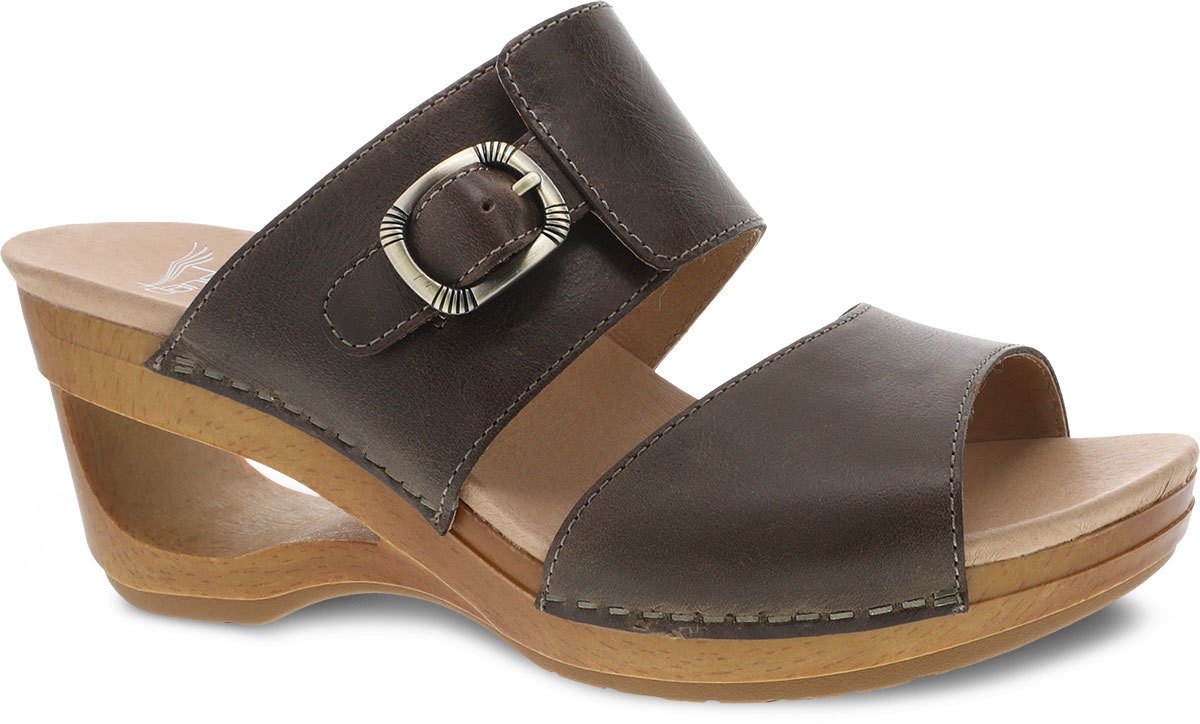 englin's fine footwear Kick Off Spring with SAVINGS! Milled